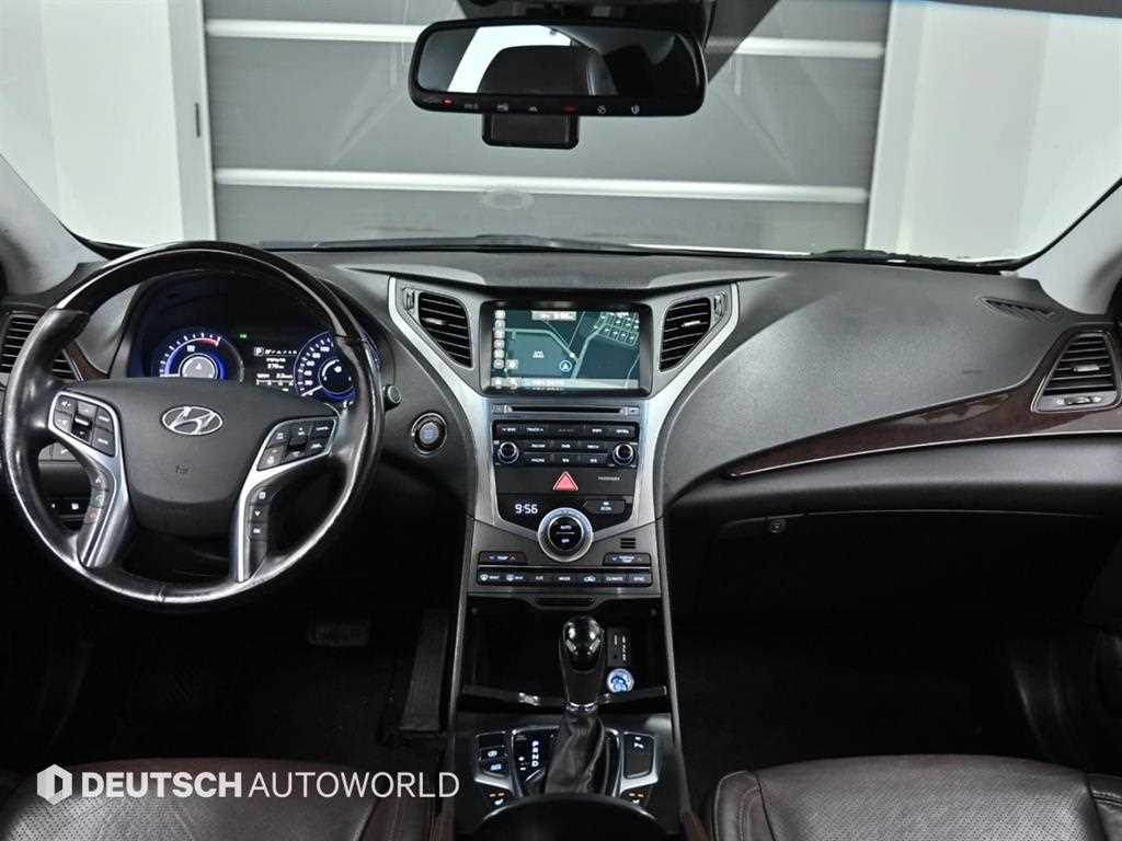 HYUNDAI Grandeur - Vista 7