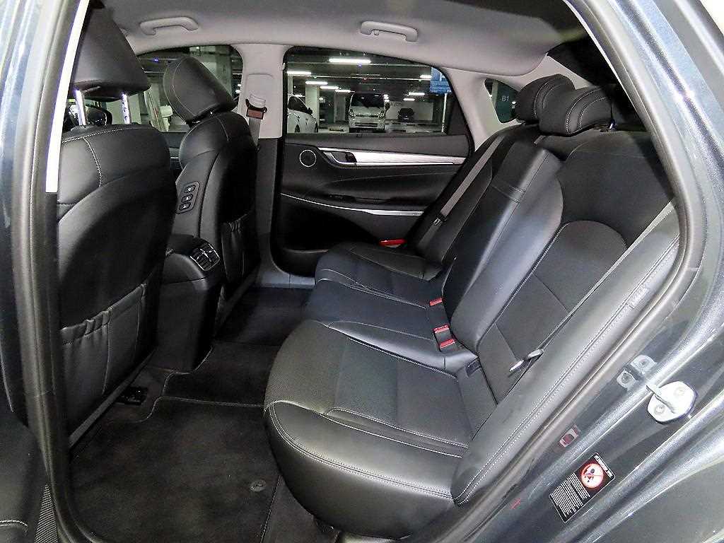 HYUNDAI Grandeur - Vista 7