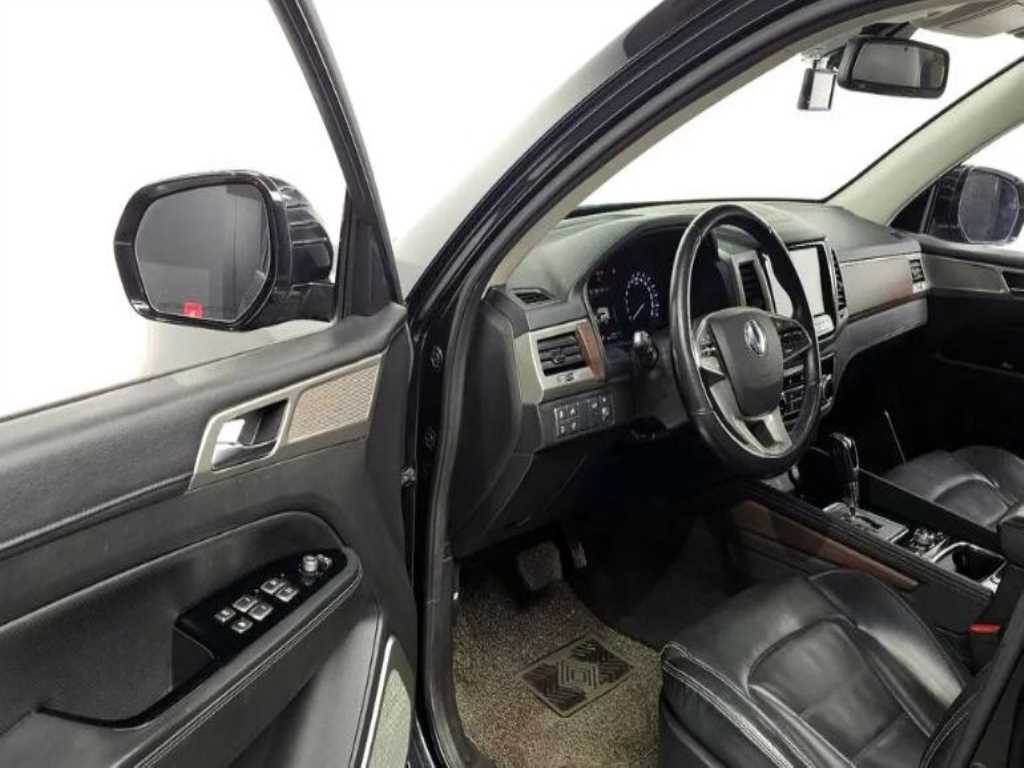 Ssangyong Rexton - Vista 10