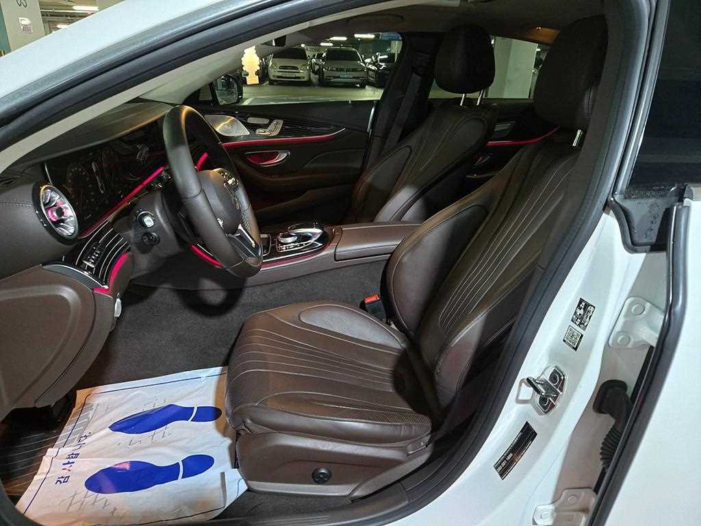 Mercedes Benz CLS Class - Vista 5