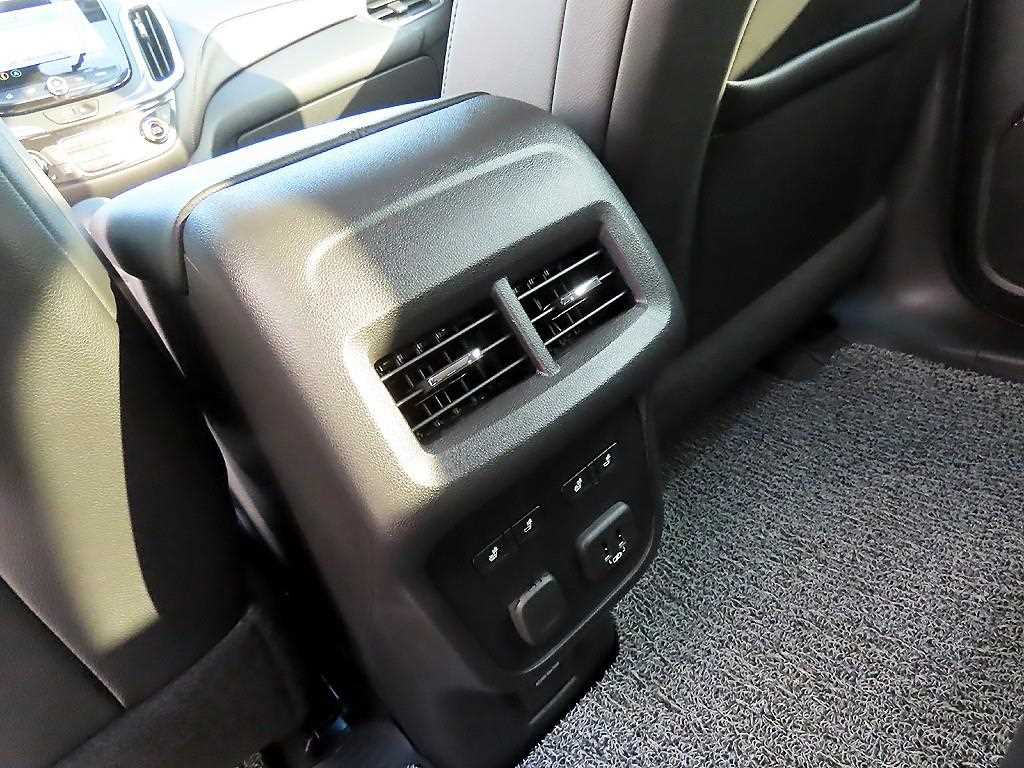 Chevrolet Equinox 2022 Rojo - Importación desde Corea - HF Imports Iquique - Foto 17