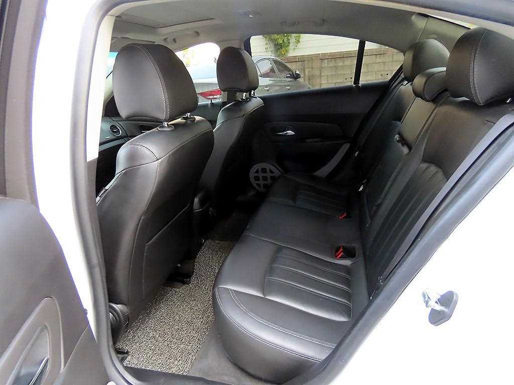 Chevrolet Cruise - Vista 6