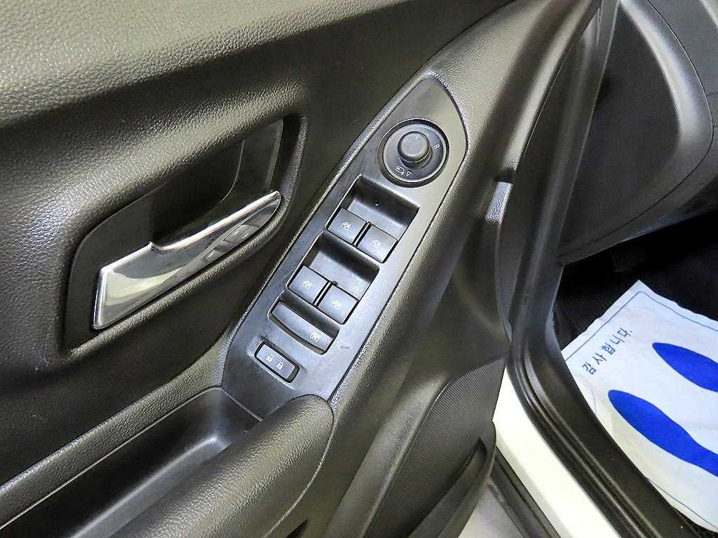 Chevrolet Trax 2018 Blanco - Importación desde Corea - HF Imports Iquique - Foto 13