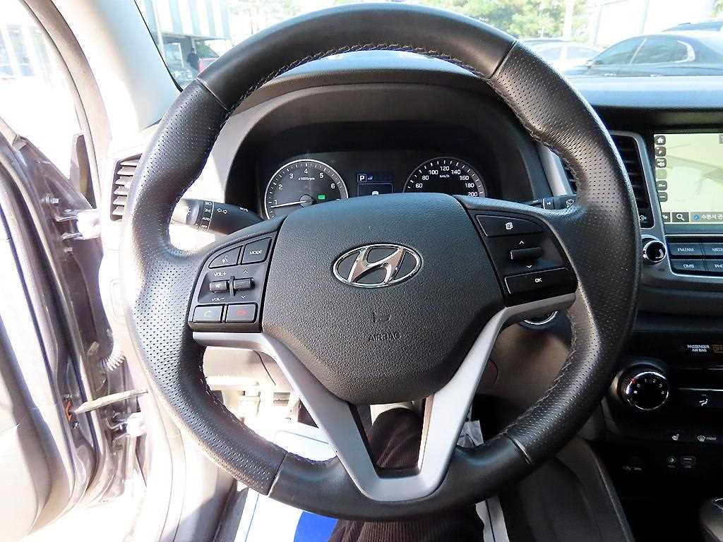 HYUNDAI Tucson - Vista 10