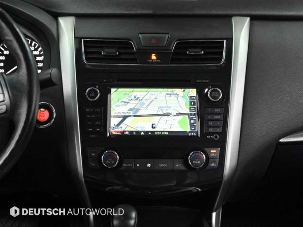 Nissan Altima - Vista 9