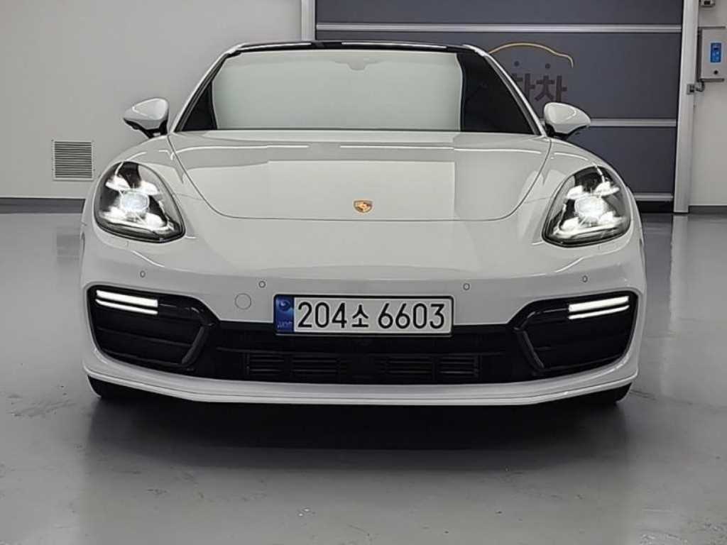 Porsche Panamera - Vista 4