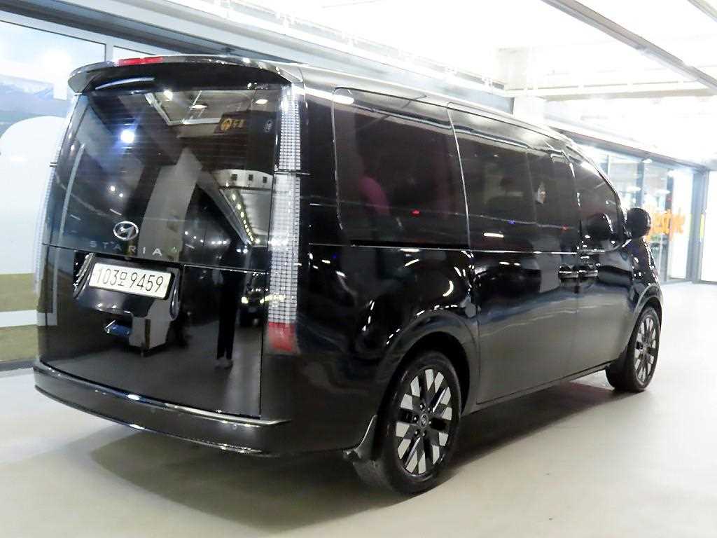 HYUNDAI Staria - Vista 4