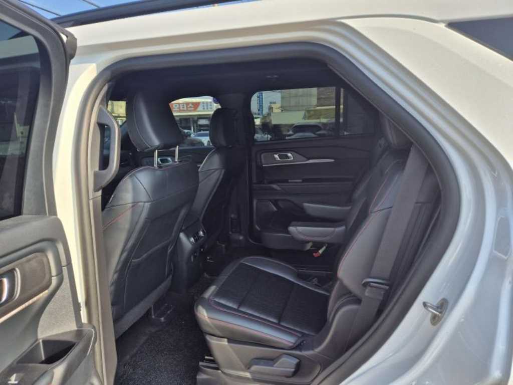 Ford Explorer - Vista 10