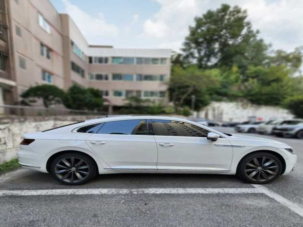 Volkswagen Arteon - Vista 4