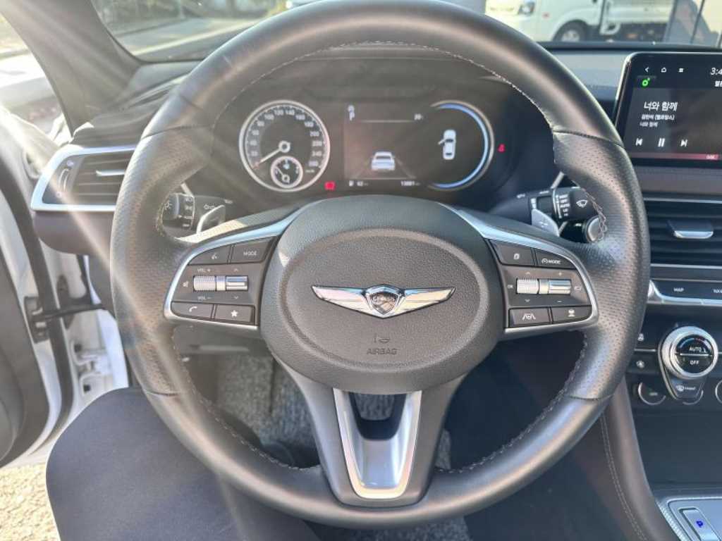 Genesis G70 - Vista 9