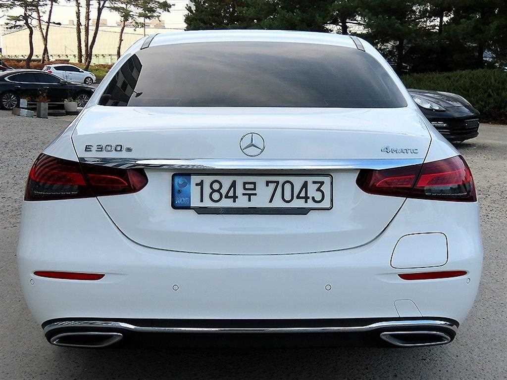 Mercedes Benz E class - Vista 4