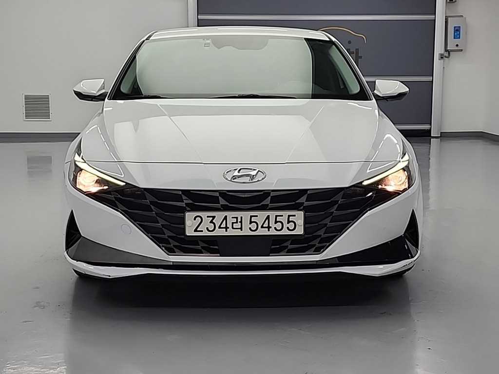 HYUNDAI Avante - Vista 2