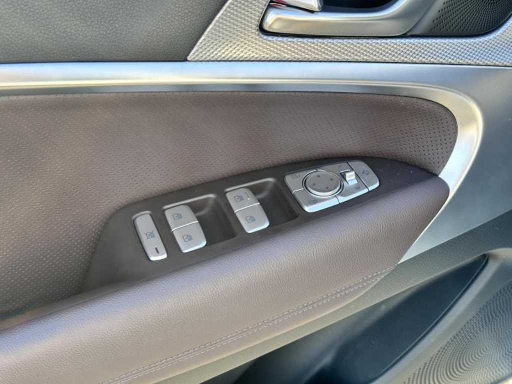 Genesis G70 - Vista 6