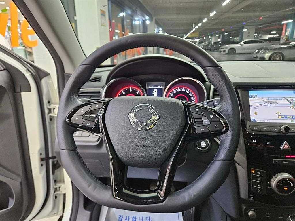 Ssangyong Tivoli - Vista 9