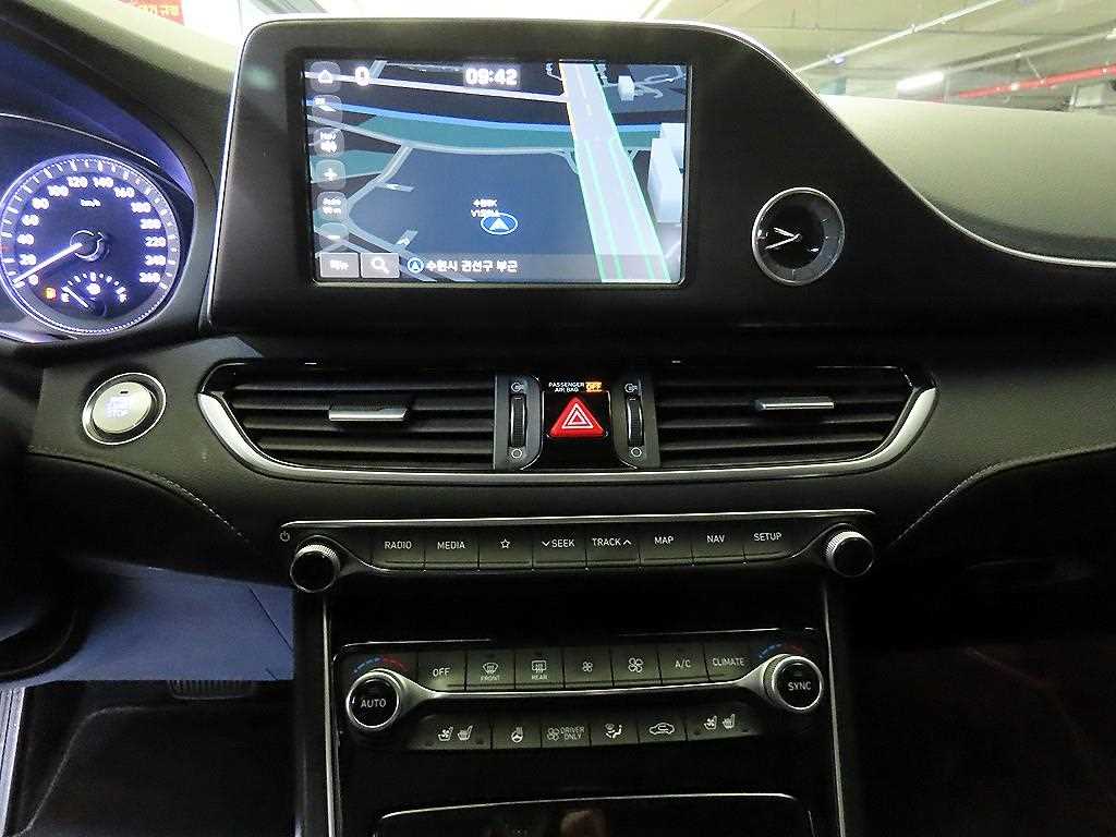 HYUNDAI Grandeur - Vista 11