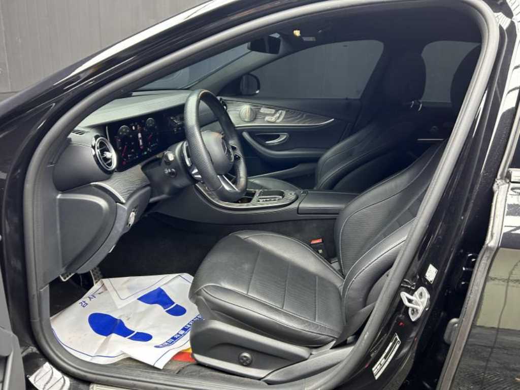 Mercedes Benz E class - Vista 5