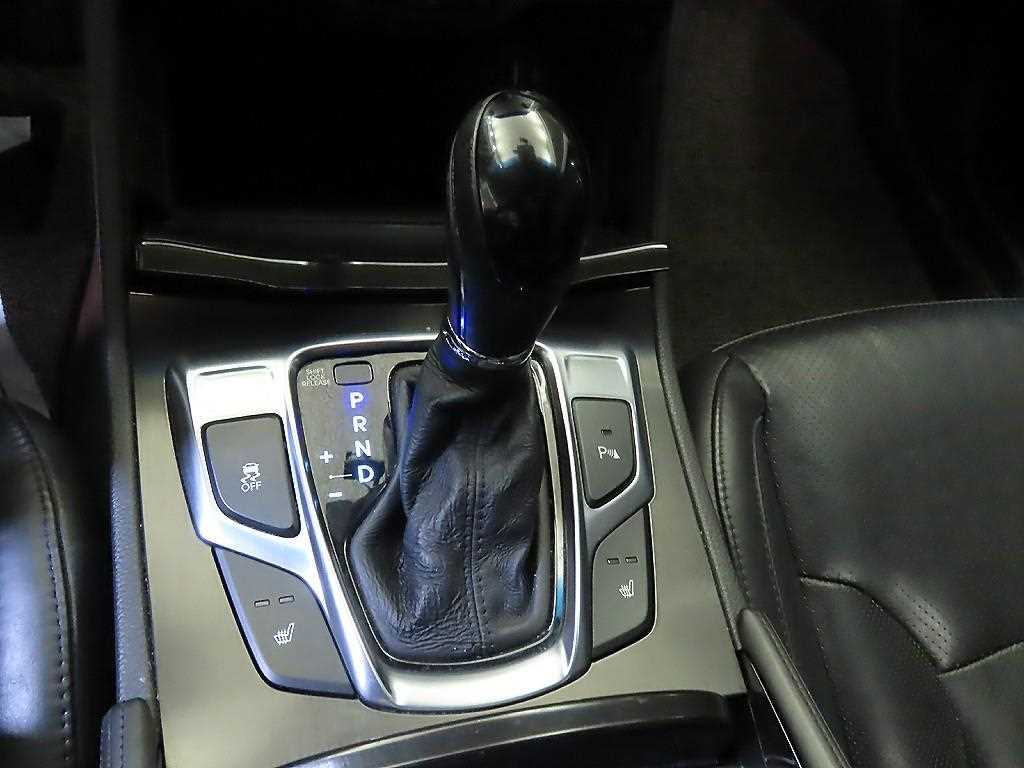 HYUNDAI Grandeur - Vista 12