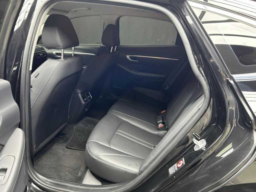 HYUNDAI Sonata - Vista 6