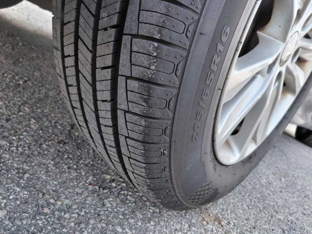 HYUNDAI Sonata - Vista 10