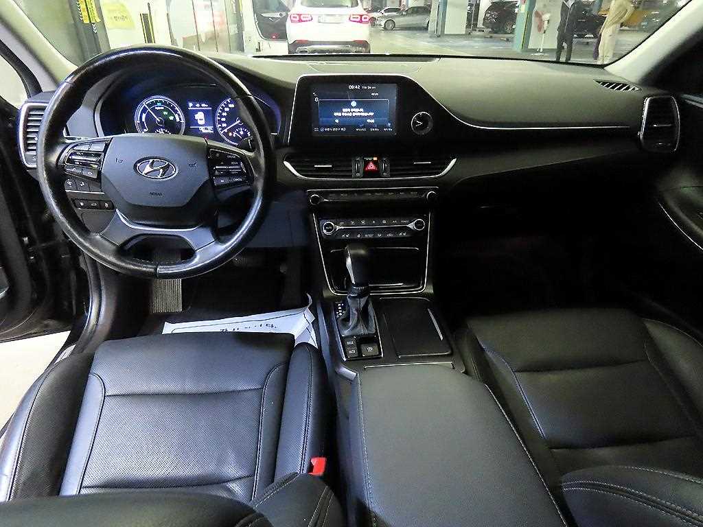 HYUNDAI Grandeur - Vista 10