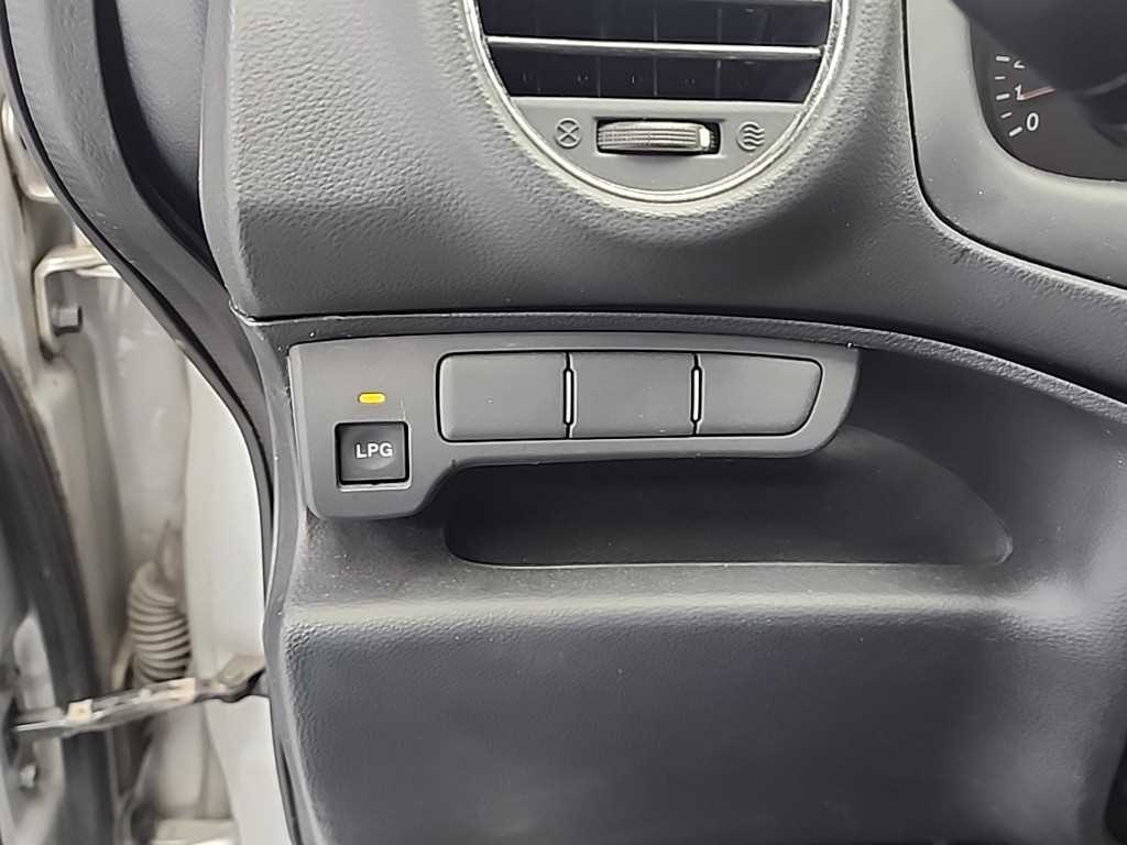 KIA Carens 2012 Plateado - Importación desde Corea - HF Imports Iquique - Foto 14