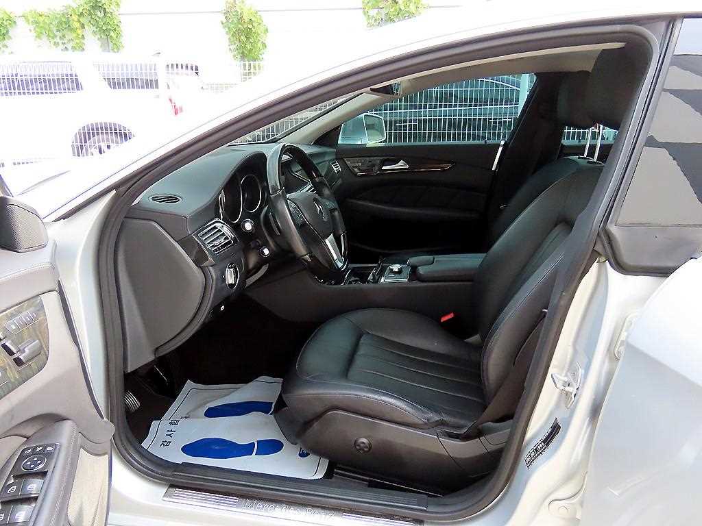 Mercedes Benz CLS Class - Vista 5