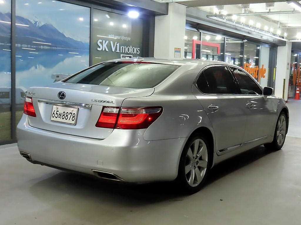 Lexus LS - Vista 4