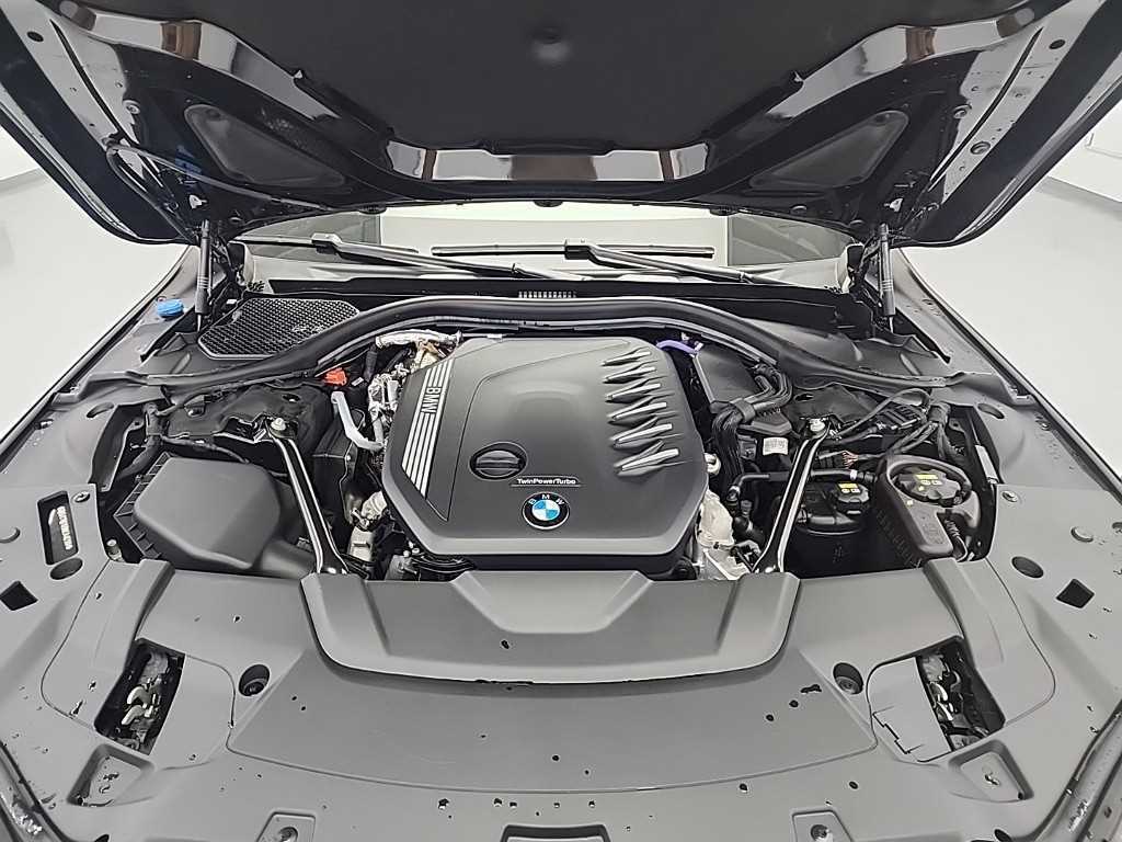 BMW 7 Series - Vista 5