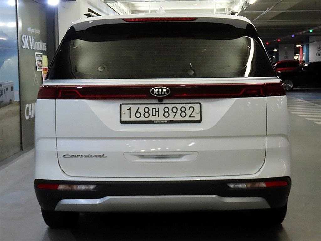 KIA Carnival - Vista 5