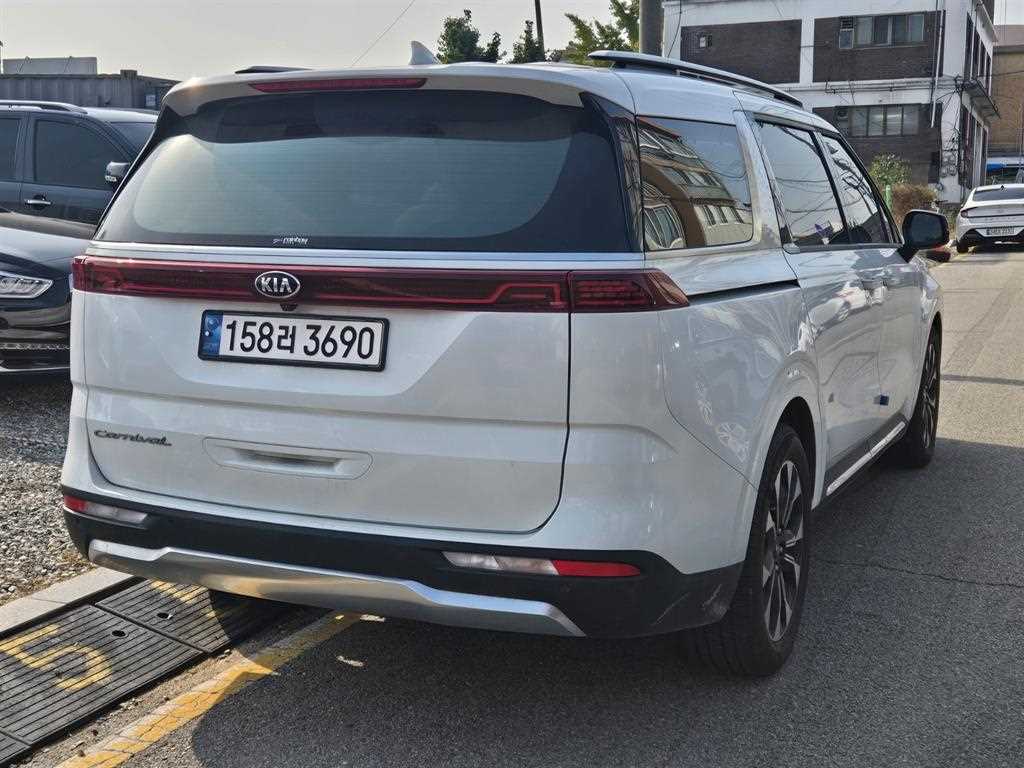 KIA Carnival - Vista 4