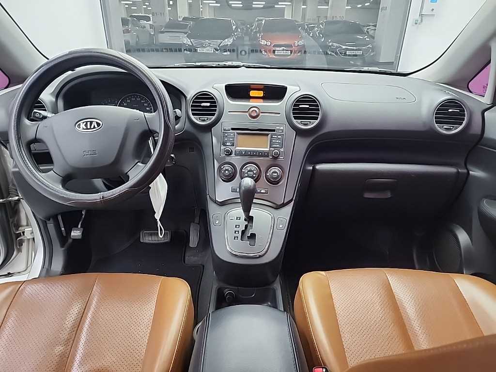 KIA Carens - Vista 6