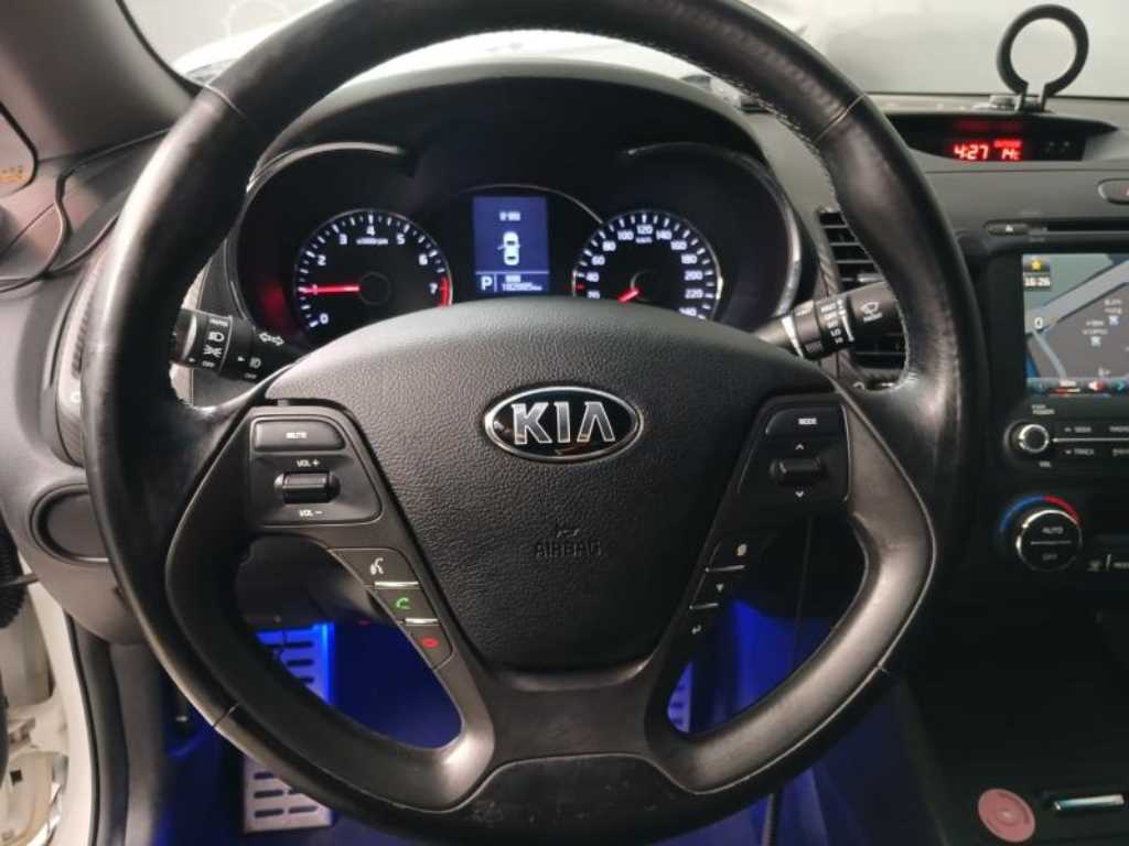 KIA K3 - Vista 10