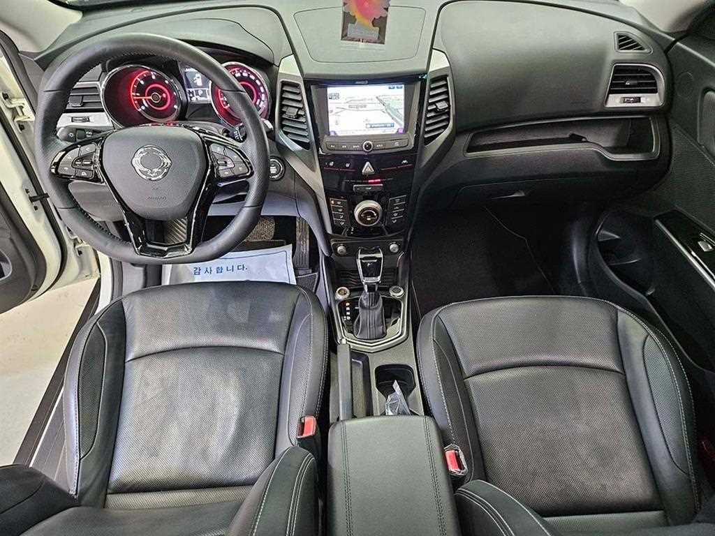 Ssangyong Tivoli - Vista 8