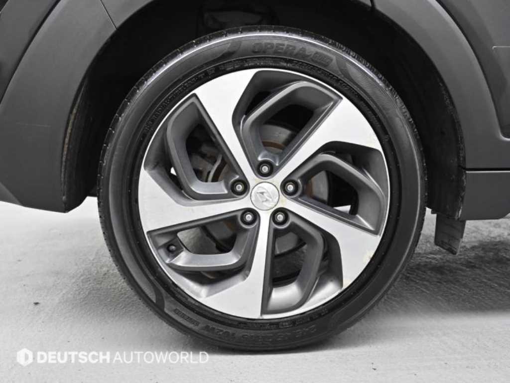 HYUNDAI Tucson - Vista 5