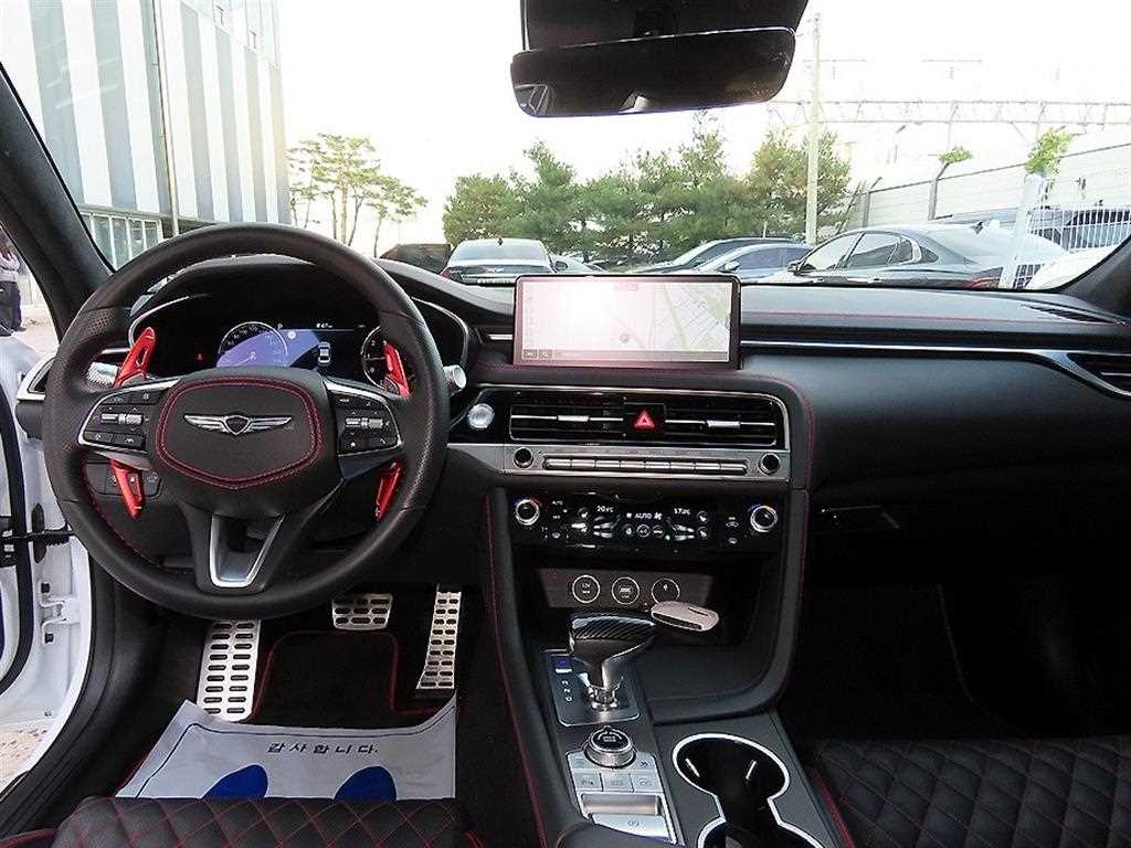 Genesis G70 - Vista 7