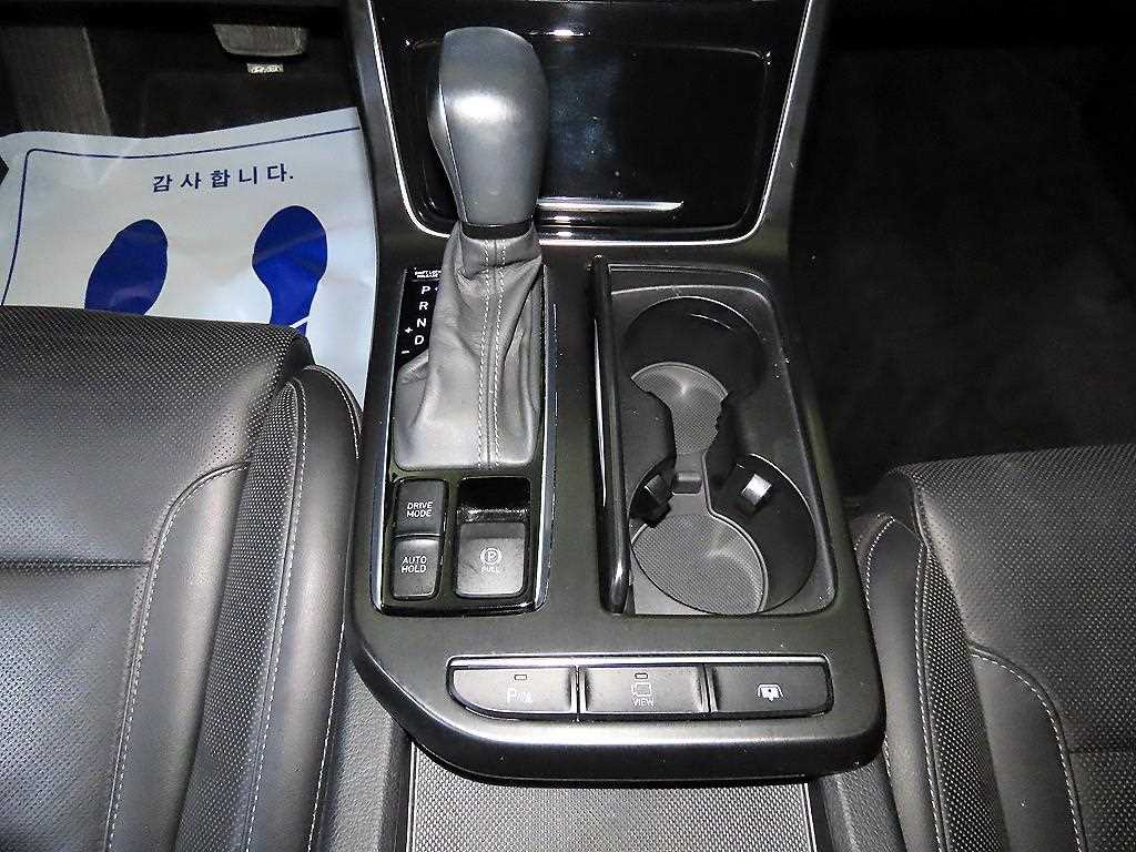 HYUNDAI Grandeur - Vista 12