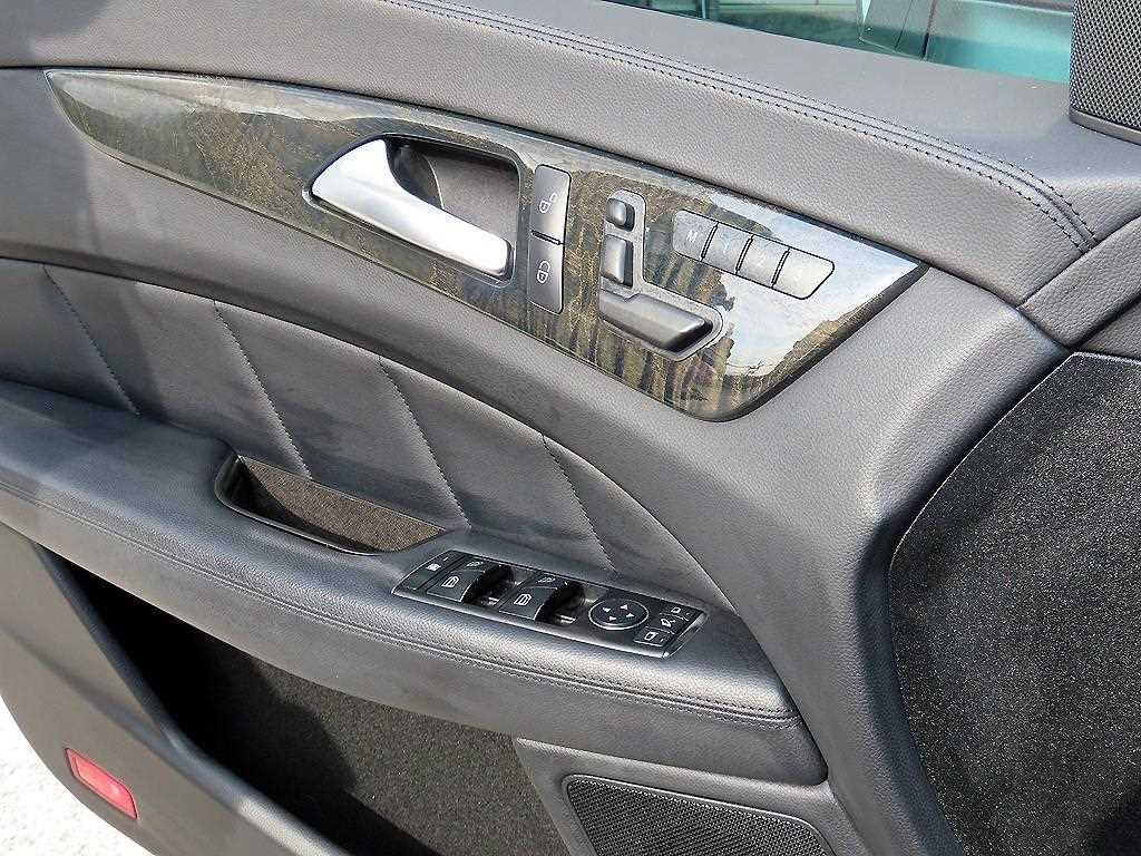 Mercedes Benz CLS Class - Vista 11