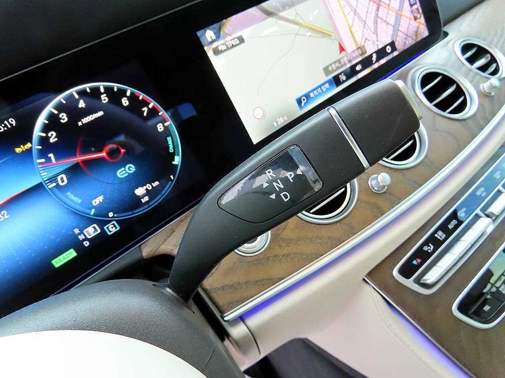 Mercedes Benz E class - Vista 11