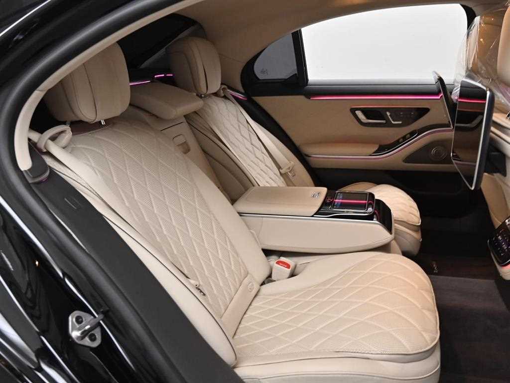 Mercedes Benz S Class - Vista 12