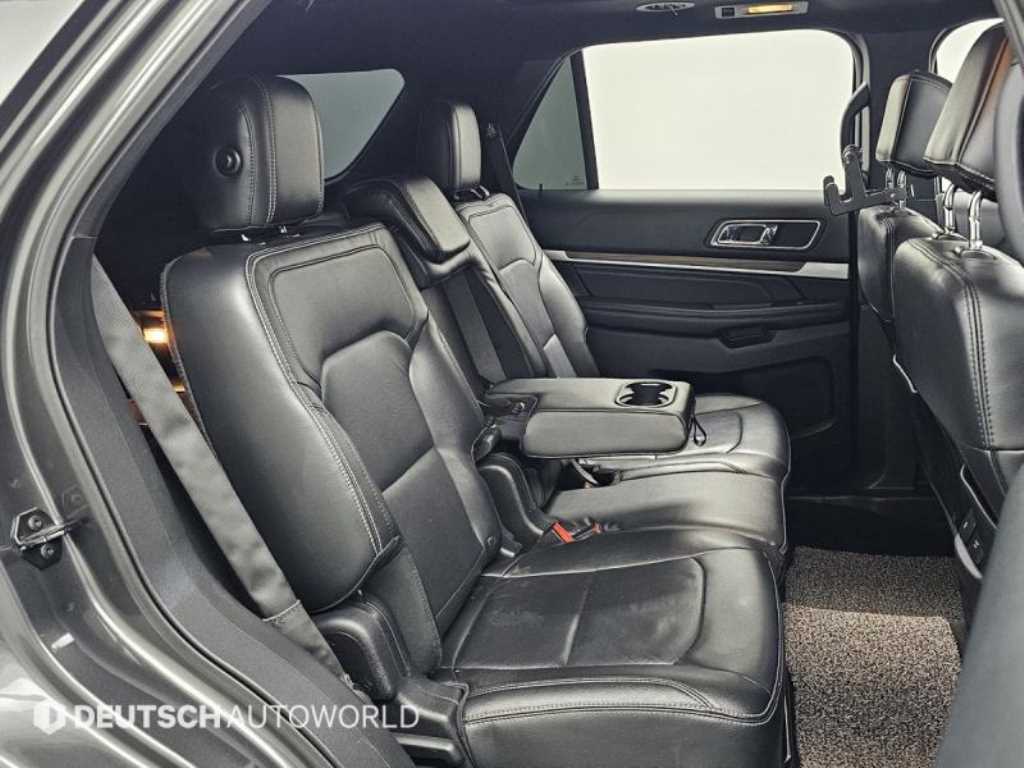 Ford Explorer - Vista 12