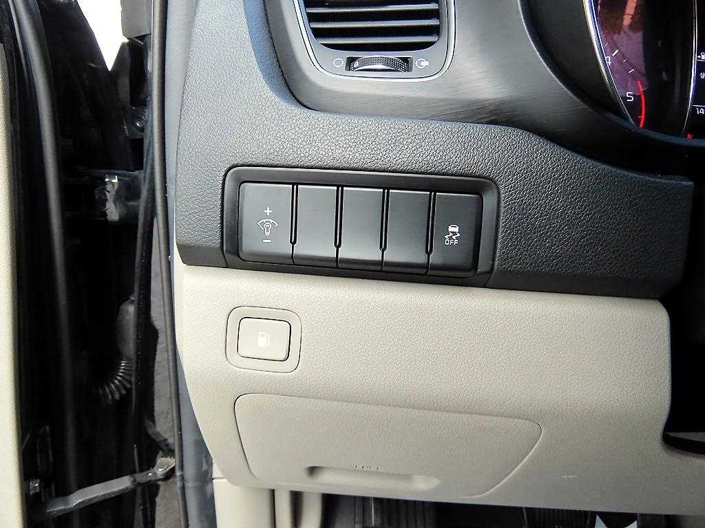 KIA Carnival 2019 Negro - Importación desde Corea - HF Imports Iquique - Foto 13