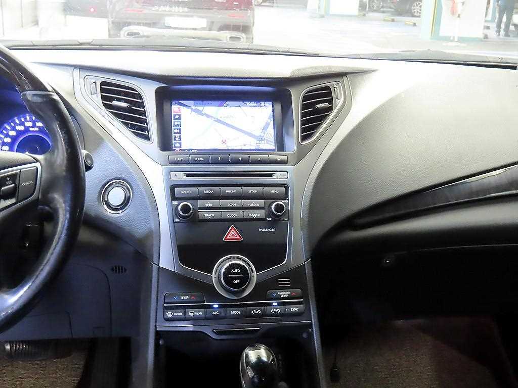 HYUNDAI Grandeur - Vista 11