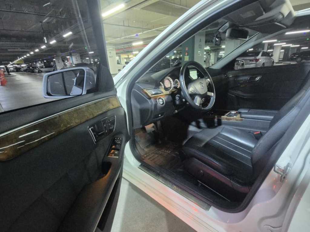 Mercedes Benz E class - Vista 7