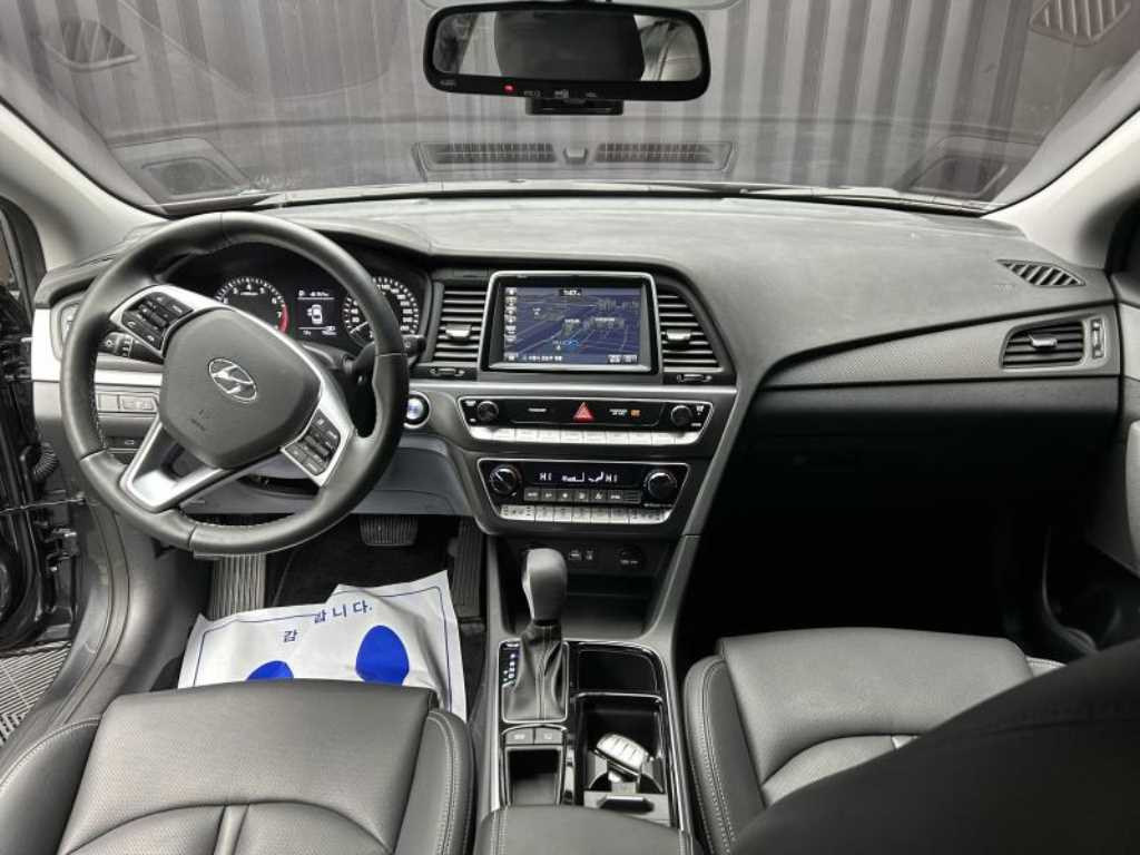 HYUNDAI Sonata - Vista 8