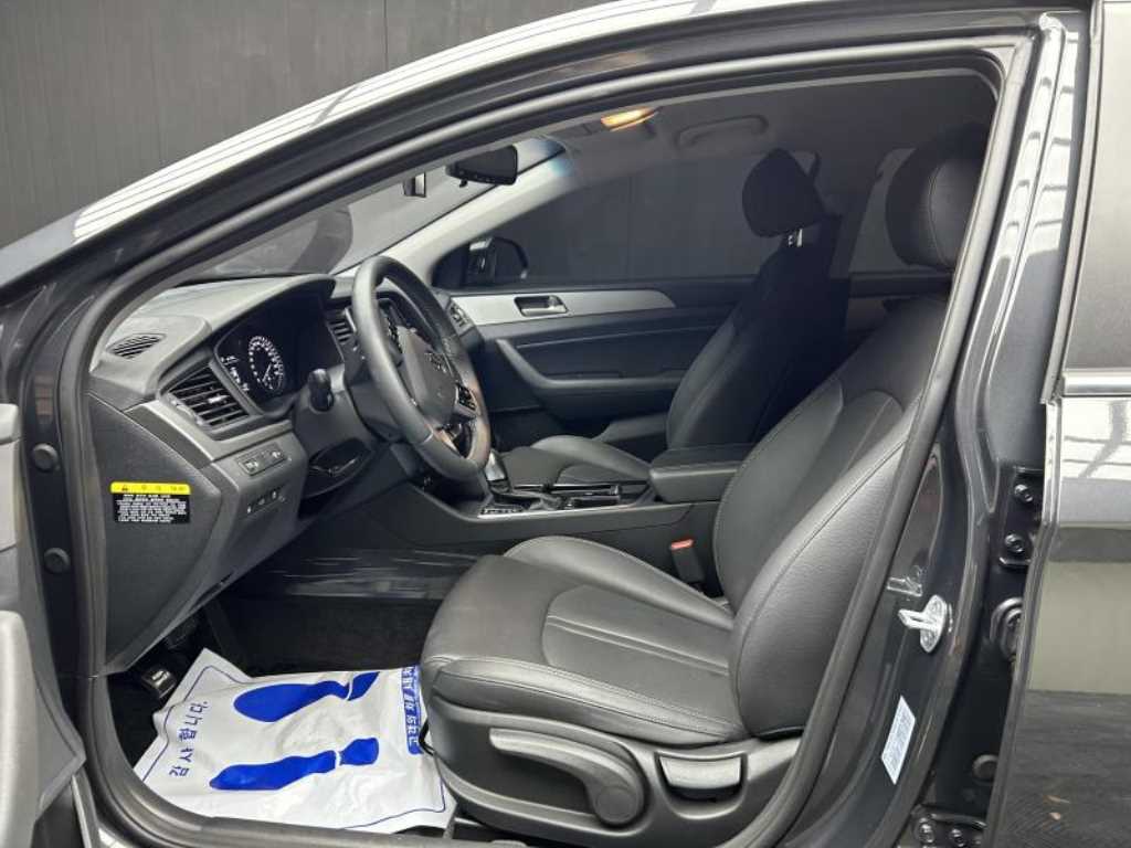 HYUNDAI Sonata - Vista 6