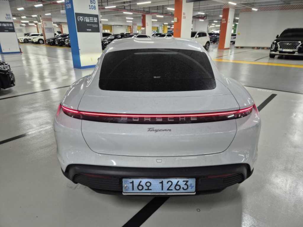 Porsche Taycan - Vista 2