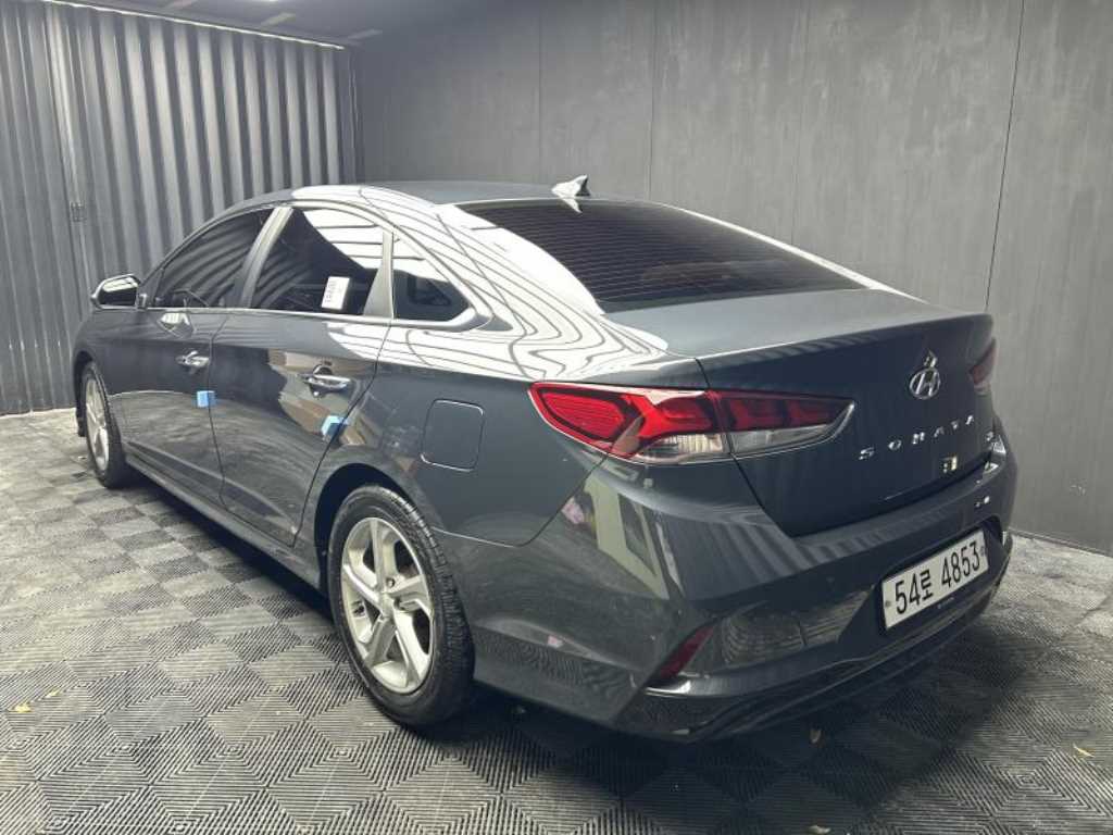 HYUNDAI Sonata - Vista 4