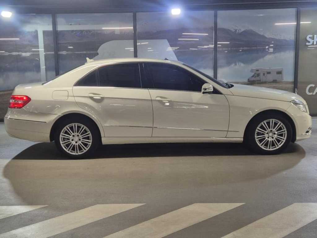 Mercedes Benz E class - Vista 3