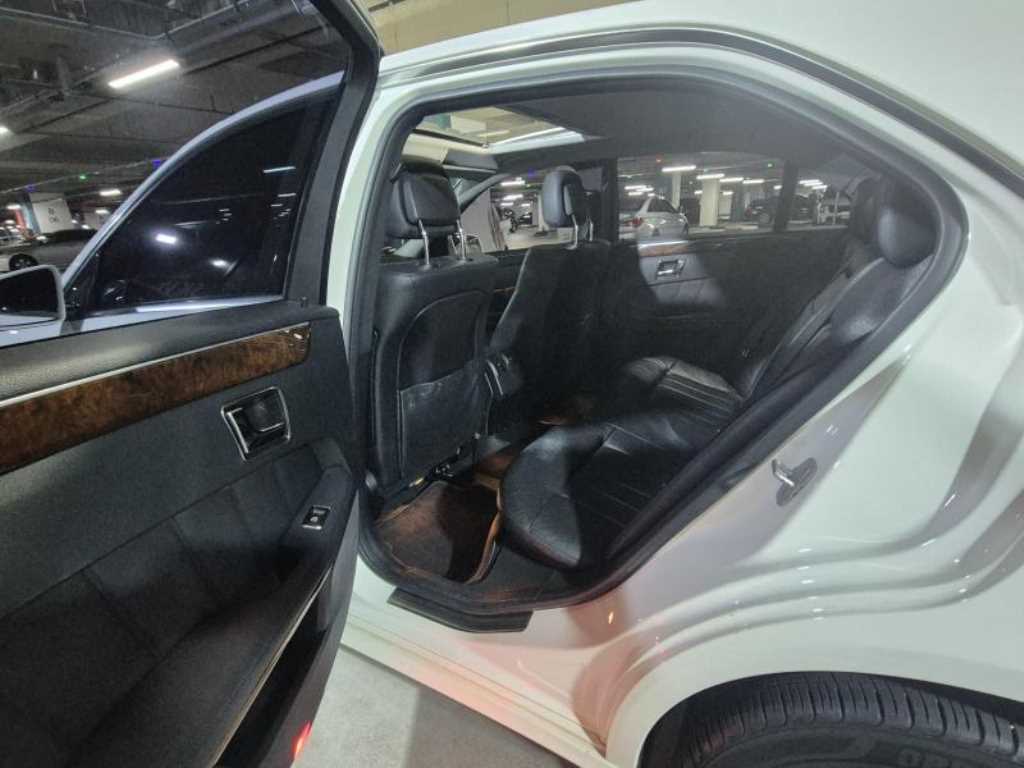 Mercedes Benz E class - Vista 6