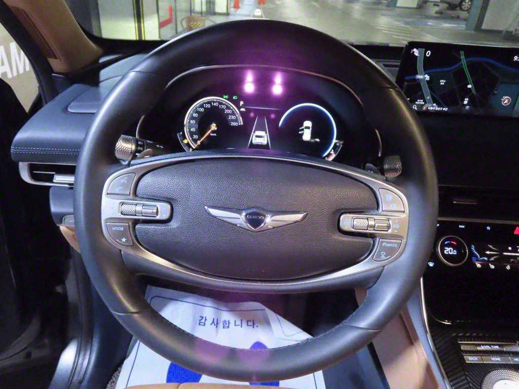 Genesis GV80 - Vista 8